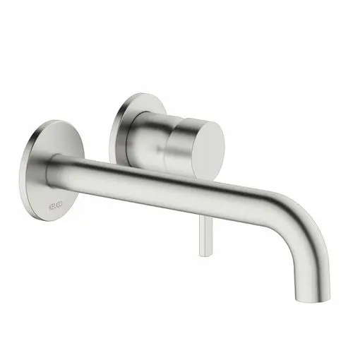 Wandmontierter Edelstahlwasserhahn von Keuco mit schlanker Auslaufform und einem runden Bedienelement zur Steuerung des Wasserflusses.